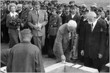 Grundsteinlegung zur Hansson-Siedlung / Foto: Bezirksmuseum Favoriten TF_Hansson_Siedlung_Grundstein_BM10