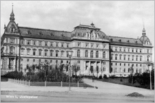 Justizpalast / Foto: VGA TF_Justizpalast_davor_VGA8