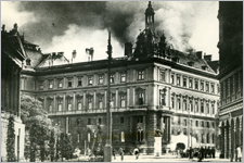 Foto: ÖGB-Archiv TF_BrennenderJustizpalast_1927_07_15_OEGB_Archiv