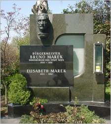 Grabstätte am Zentralfriedhof / Foto: Bauer TF_Marek_Grab_Digi