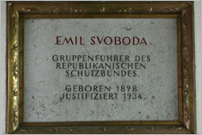 Gedenktafel im Karl-Marx-Hof / Foto: Wiener Wohnen Bausteine / Stephan Huger TF_5_Karl_Marx_Hof_WrWohnen_Bausteine_Stephan_Huger