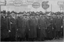 Wahlrechtsdemonstration, 1905 / Foto: VGA Rathaus_TF_Wahlrechtsdemo_1905_VGA