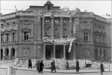 1945 / Foto: WIFAR Volkstheater_1945_WIFAR