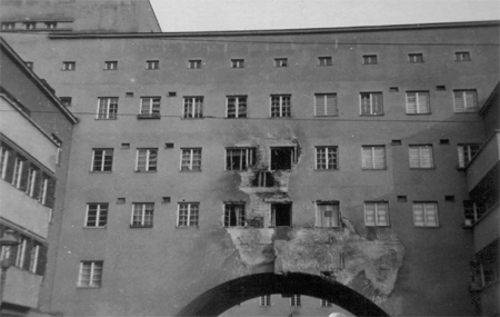 1934_karl_marx_hof_bo16_3
