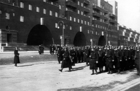 1934_polizei_k_marx_hof_vga5_1