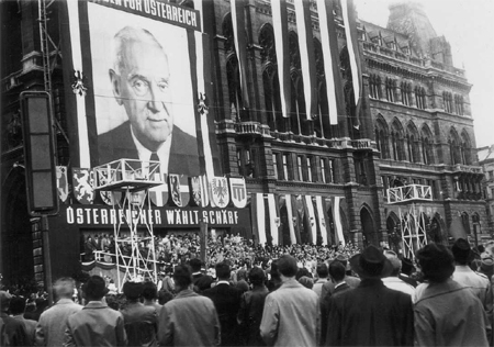 1mai1957_rathausplatz_waehltschaerf_bo10