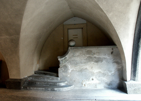 7_liebknechthof_charlotte_schlifelner
