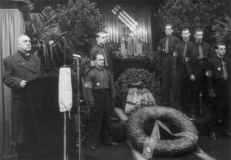 Bauer_aufbahrung_1948_vga_1