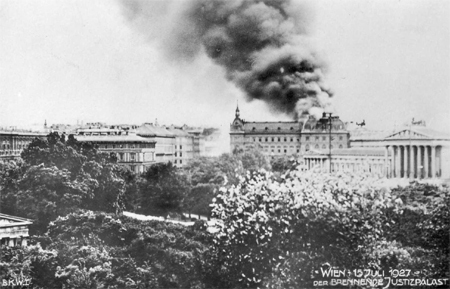 Brennenderjustizpalast2_1927_vga8