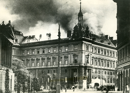 Brennenderjustizpalast_1927_07_15_oegb_archiv