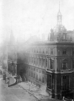 Brennenderjustizpalast_1927_vga8
