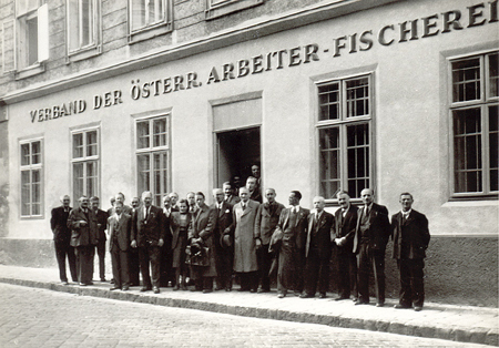 Einzug_in_die_lenaugasse_14_voeafv