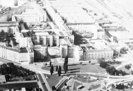 Engelsplatz_luft_um1960_bo20