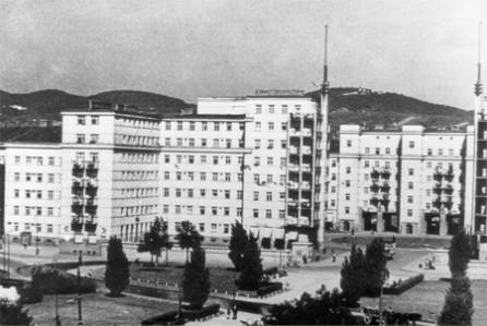 Friedrich-engels-platz-2