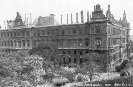 Justizpalast_ausgebrannt_1927_vga8