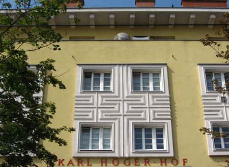 Karl_hoeger_hof_galerie_digi1