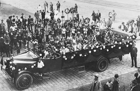 Karl_marx_hof_1931_fest_bm191