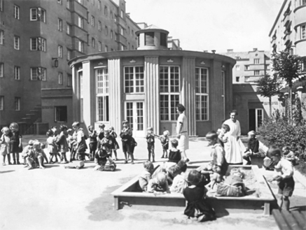 Karl_marx_hof_kindergarten1_bm19