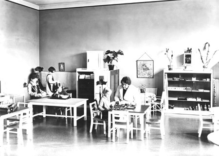 Karl_marx_hof_kindergarten2_bm19