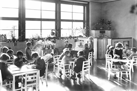Karl_marx_hof_kindergarten4_bm19