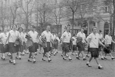 Landstrasser_wat_frauen_um1930_1mai_bm03_1