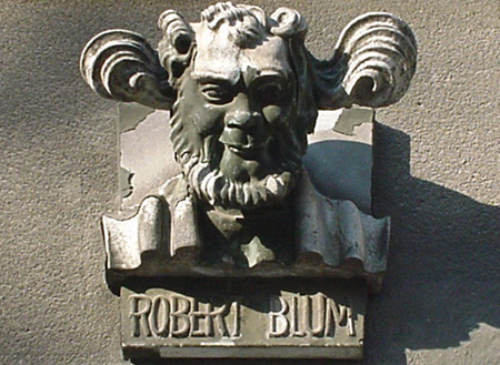 Robert_blum_hof_galerie3_digi