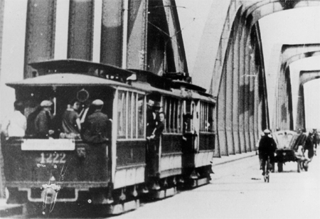Strassenbahn_floridsdorferbruecke_bo20_1