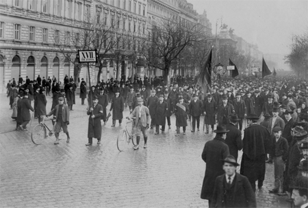 Wahlrechtsdemo_1905_6_vga2