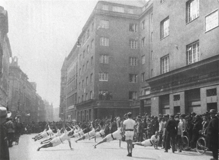Watturner_ostermontag_1927_albertgasse17_bo8